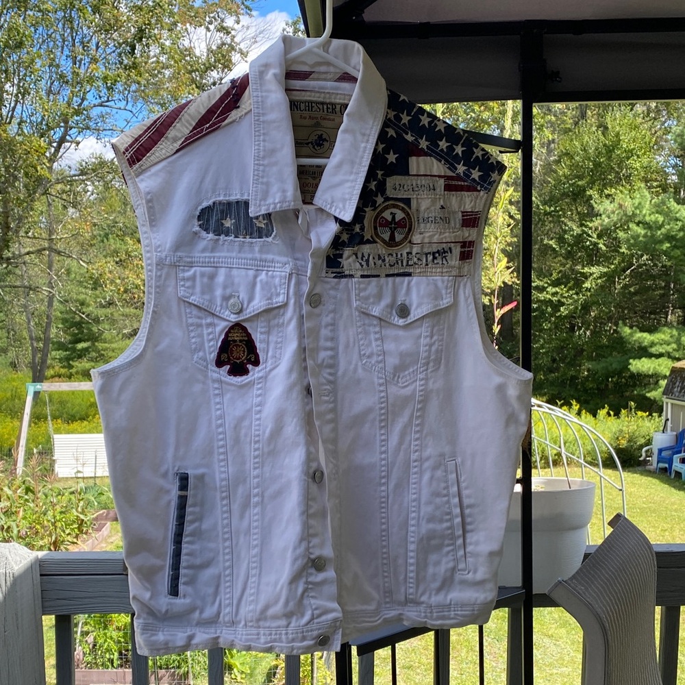 White Winchester Men's Vest with Patriotic Accents
